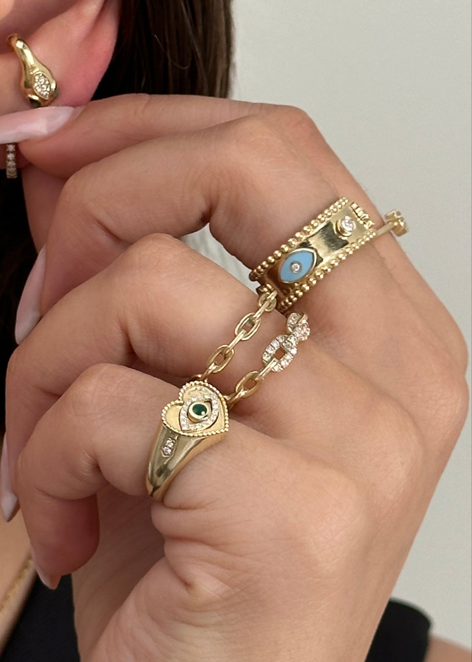 Royal Henia Charms Ring